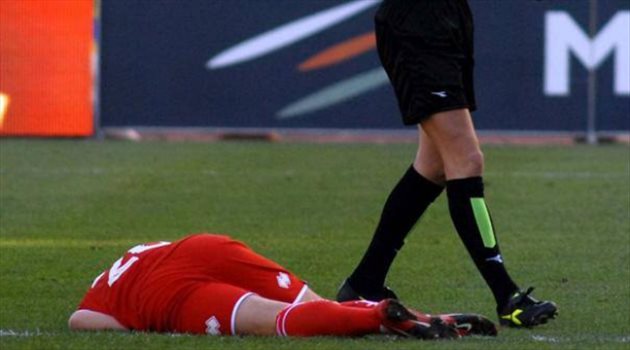 حبس لاعب في إيطاليا 4 أعوام بسبب إصابة منافسه بكسر