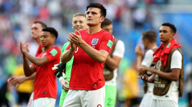 مدافع إنجلترا "المتألق" في المونديال يقترب من مانشستر يونايتد