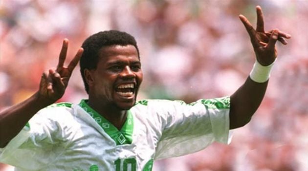 الفيفا يحتفل بميلاد سعيد العويران مبرزا هدفه الأسطوري في مونديال 94