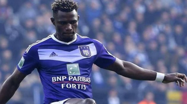 الشباب "يطارد" نجم أندرلخت البلجيكي