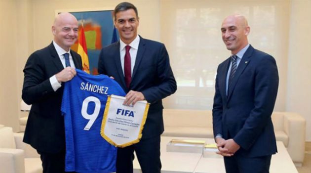 إسبانيا تدرس استضافة اليورو وكأس العالم