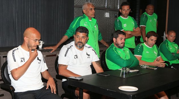 ثلاثي الاتفاق يغادر للتشيك.. وراموس يجتمع باللاعبين