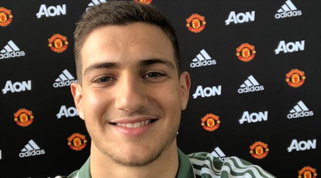 رسميا.. مانشستر يونايتد يحسم ثاني صفقاته الصيفية