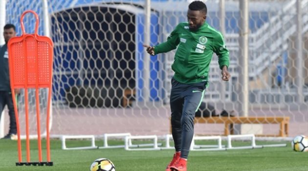 الدوسري والمولد ينتظمان في معسكر "الأخضر" استعدادا للمونديال