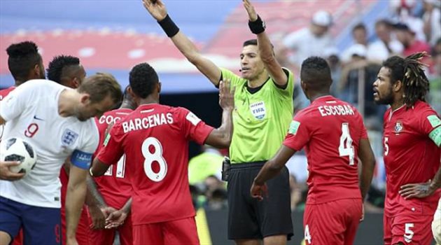 عيش المونديال| هجوم إنجليزي على المصري جهاد جريشة بسبب عنف بنما