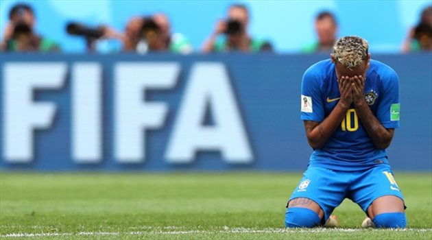 عيش المونديال| نجم المكسيك قبل "مواجهة البرازيل": نيمار ممثل عالمي