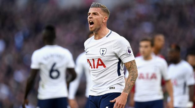 مانشستر يونايتد يبدأ التحرك بشكل رسمي للتعاقد مع مدافع توتنهام