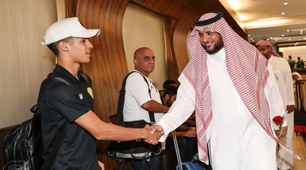 كأس العرب| صور.. بعثة الوصل الإماراتي تصل جدة استعدادا لمواجهة الاتحاد