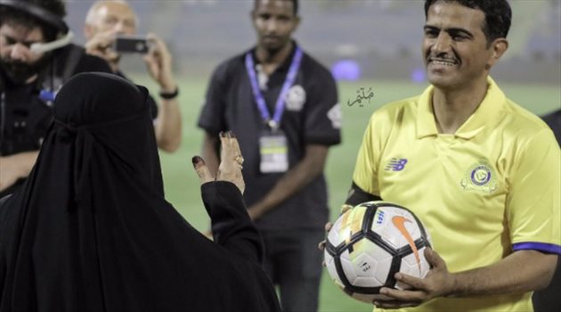  بمشاركة أساطير العالم.. الهريفي يودع الملاعب بالتعادل مع فالنسيا
