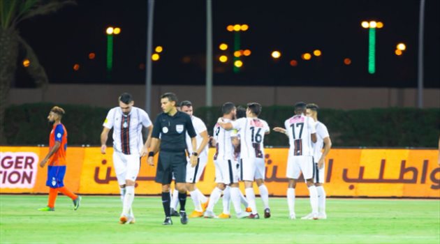دوري المحترفين| الشباب يتمسك بالتاريخ لتخطي الفتح "الجريح"