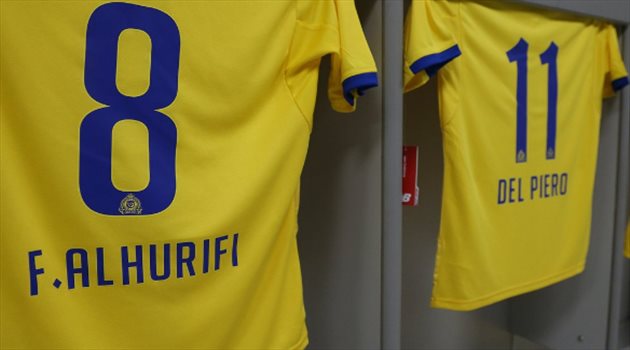 نجوم العالم يزينون تشكيل النصر للقاء فالنسيا باعتزال الهريفي