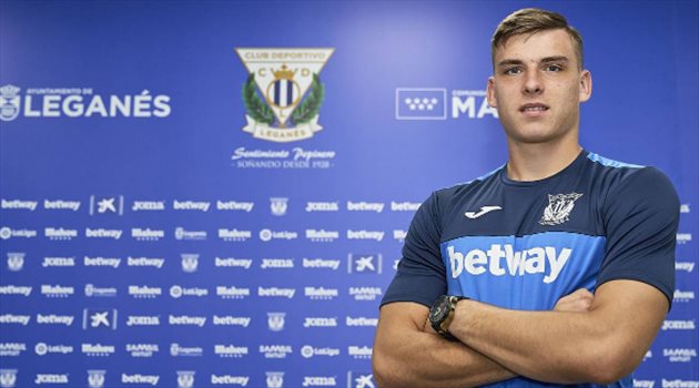  رسميا.. ريال مدريد يعلن إعارة حارسه الشاب إلى ليجانيس