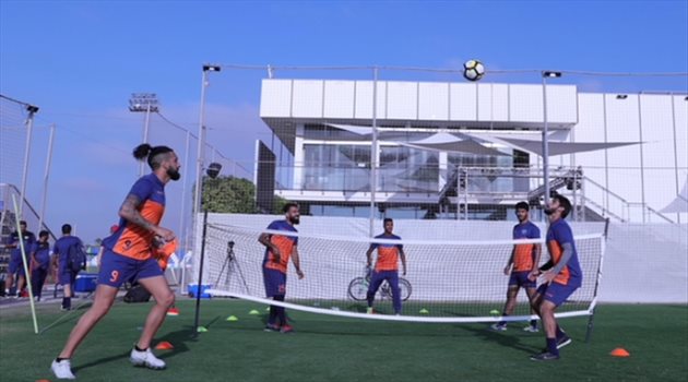 الفيحاء يواصل تدريباته في معسكر إسبانيا