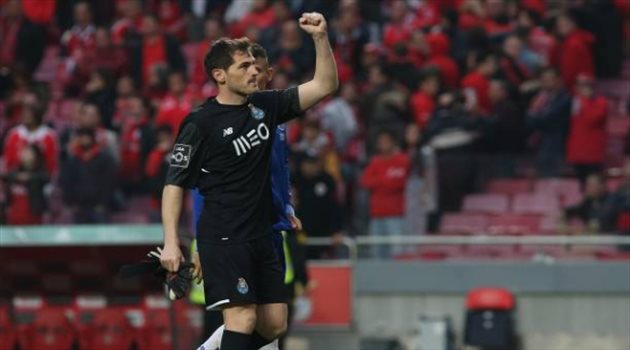 جماهير بورتو تدشن حملة لبقاء كاسياس في صفوف الفريق