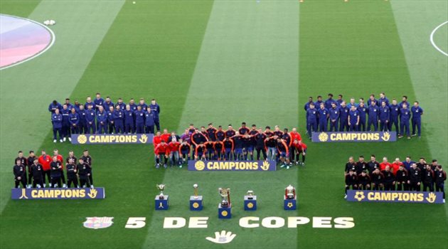 برشلونة يحتفل ببطولات الفرق الجماعية أمام فياريال