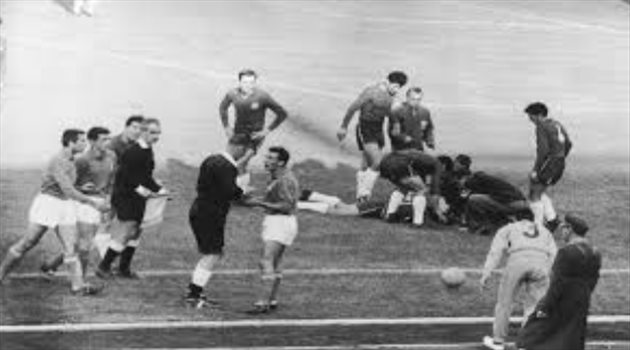 قصة من كأس العالم| معركة سنتياجو "الأقبح" في تاريخ المونديال