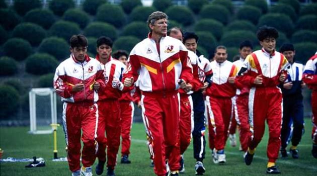 فينجر يفكر في العودة للدوري الياباني