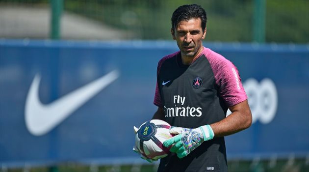 السوبر الفرنسي| بعد تتويجه باللقب الأول مع باريس.. بوفون: "شكرا يوفنتوس"