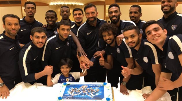 بعد تتويجه بالدوري.. تكريم "بعثة الهلال" في الكويت