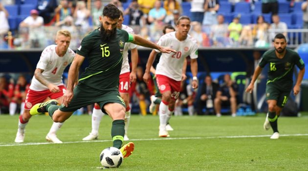 عيش المونديال| أستراليا تُنهي صيام شباك شمايكل مع الدنمارك