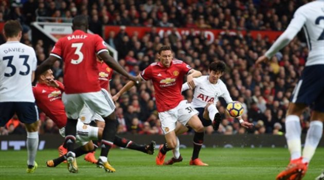 الدوري الإنجليزي| 5 أشياء منتظرة من موقعة مانشستر يونايتد وتوتنهام