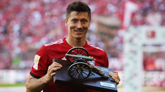 رسميا.. بايرن ميونخ يغلق باب رحيل ليفاندوفيسكي إلى ريال مدريد