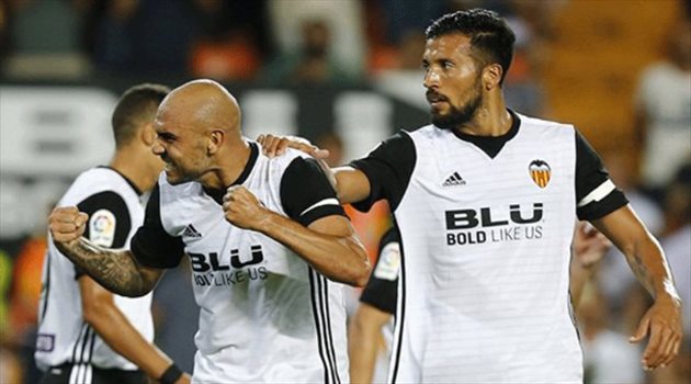 كوري يدخل تاريخ فالنسيا