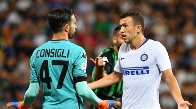 انتر ميلان يسقط أمام ساسولو في أول جولات الدوري الإيطالي