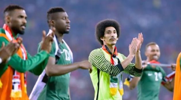 بعد اقترابه من الدوري الألماني| عبدالقدوس عطية.. حارس موهوب "لا يفارق الدكة"