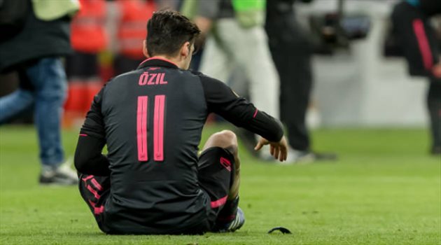 أوزيل إلى النصر.. تفاصيل صفقة آل معمر الكبرى