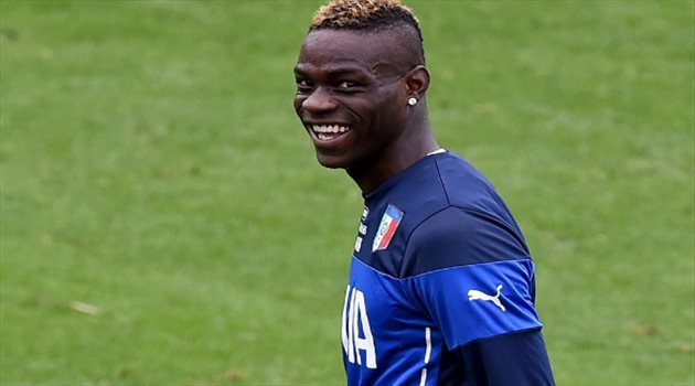 سر غياب بالوتيلي عن إيطاليا أمام البرتغال