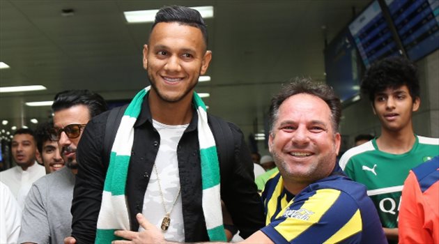 البرازيلي دي سوزا يصل جدة للانضمام رسميا إلى الأهلي