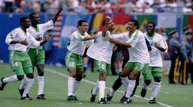 "الأخضر" يتسلح بذكريات 93 لتخطي عقبة روسيا في المونديال