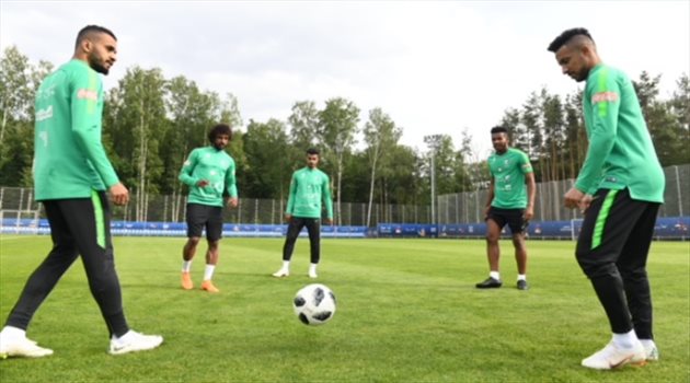 صور| منتخبنا يواصل تدريباته استعدادا لمواجهة روسيا
