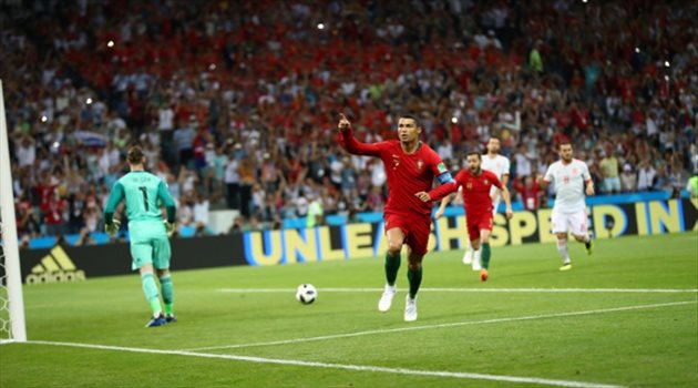 عيش المونديال| كريستيانو رونالدو يحقق رقم قياسي بثنائية في شباك إسبانيا