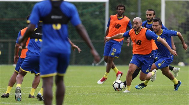 النصر يكتسح كومو الإيطالي برباعية في معسكر سويسرا