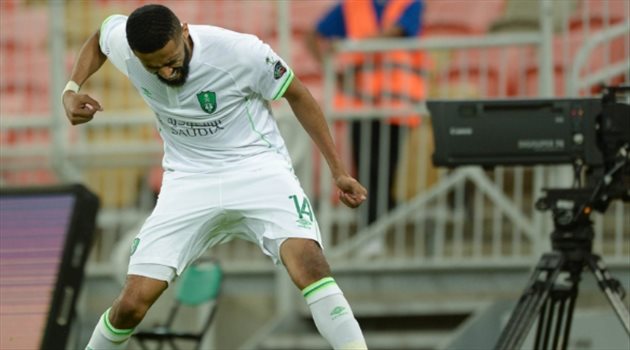 مهاجم الأهلي يعلن جاهزيته التامة للتدريبات بعد جراحة الركبة