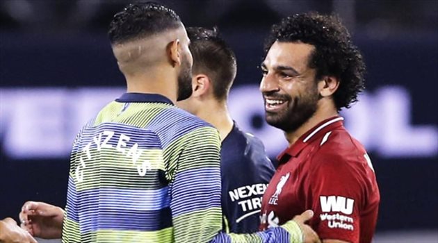 فيديو| لفتة رائعة بين محمد صلاح ورياض محرز عقب مباراة ليفربول ومانشستر سيتي