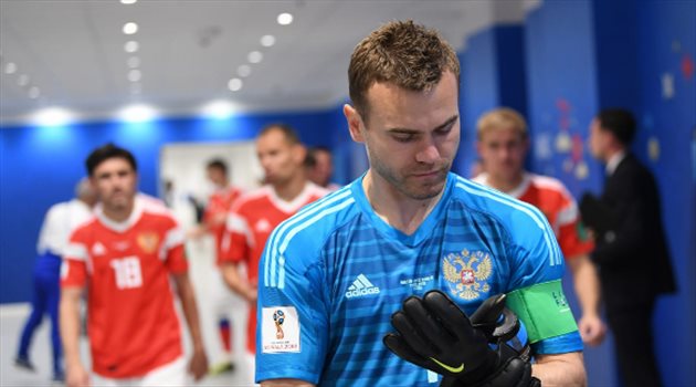 عيش المونديال| حارس روسيا يرفض الحديث عن محمد صلاح