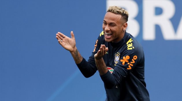 عيش المونديال| نيمار "يسخر" من منتقديه بسبب قصة شعره