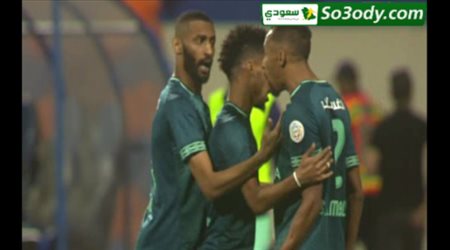 إشتباكات بين اللاعبين بعد مباراة الأهلي والفيحاء بالدوري