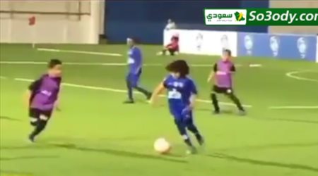 شبيه عموري يخطف الأنظار في الهلال