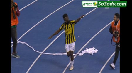 احتفال فهد المولد بعد الفوز على النصر في الدوري .. دوري كاس محمد بن سلمان