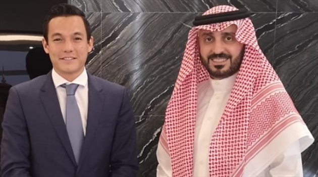 الفواز يلتقي برئيس قسم النزاهة في اتحاد "فيفا"