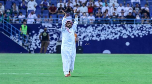 دوري المحترفين| رئيس الهلال يرصد مكافأة خاصة للاعبين عقب الفوز على الفتح