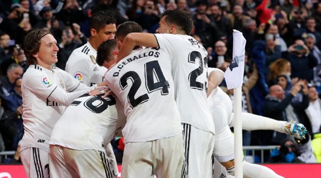  "أفضل مدافع في العالم" يقرر الرحيل عن ريال مدريد