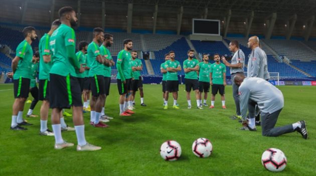 قبل موقعة غينيا الإستوائية.. تاريخ من المعارك النارية للأخضر في "أدغال إفريقيا"