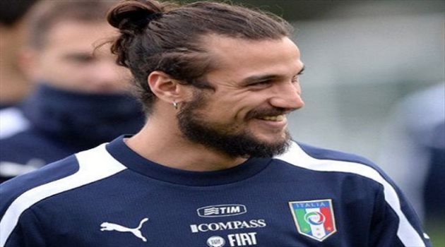 أوسفالدو يرفض "السجن الذهبي" لكريستيانو رونالدو