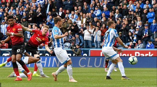 فيديو.. مانشستر يونايتد يواصل الترنح بتعادل محبط مع هيديرسفيلد