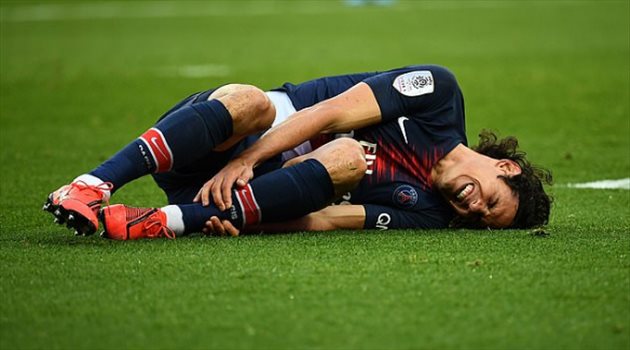 كافاني يحصد لقب أسوأ صفقة بالدوري الإنجليزي.. "قبل أن يشارك في أي دقيقة"